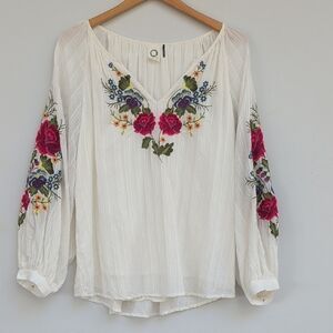 Akemi and Kin Floral Embroidered Peasant Blouse - M